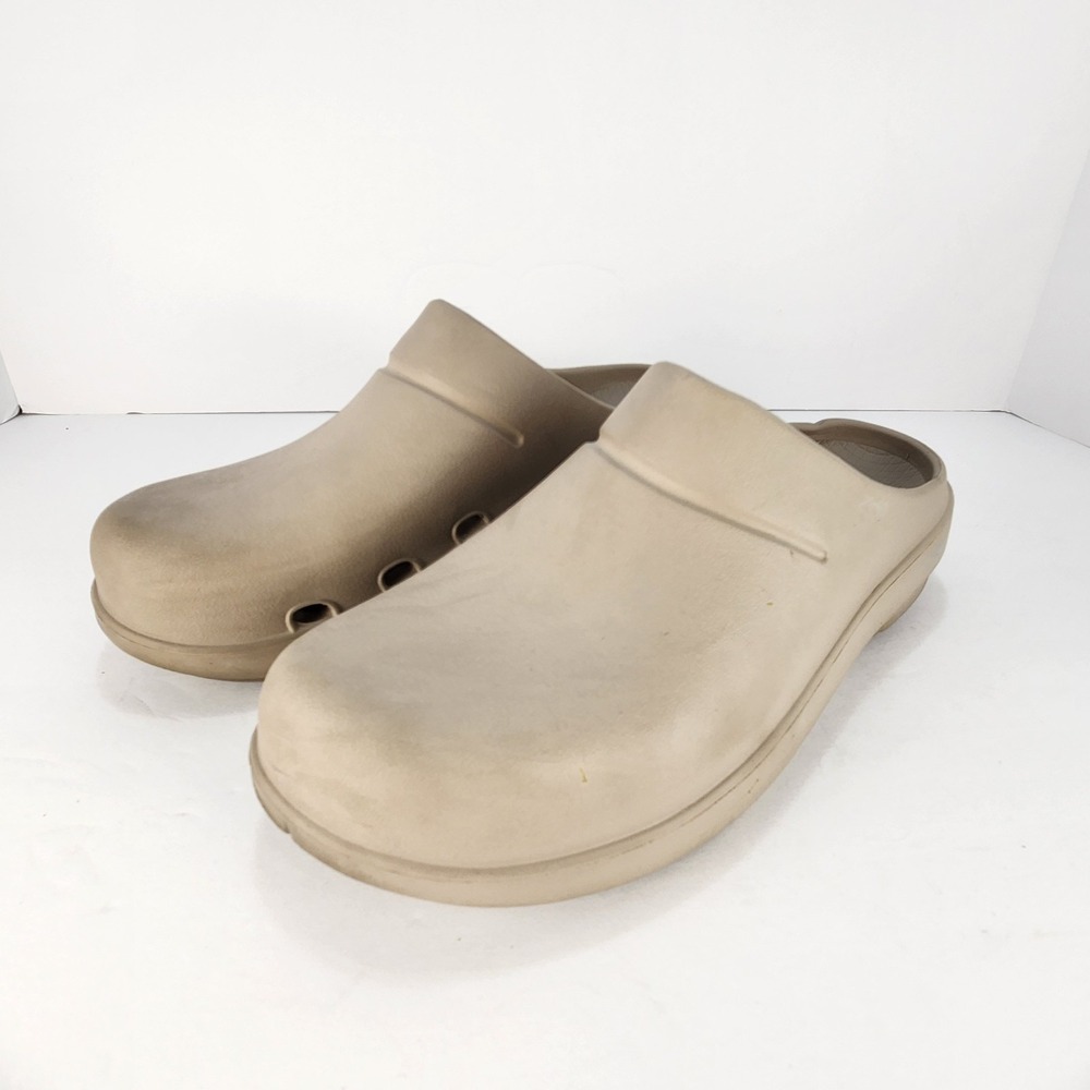 Oofos Oocloog Women's Minimalist Slip-On Waterproof Tan Clogs Size W10 M8